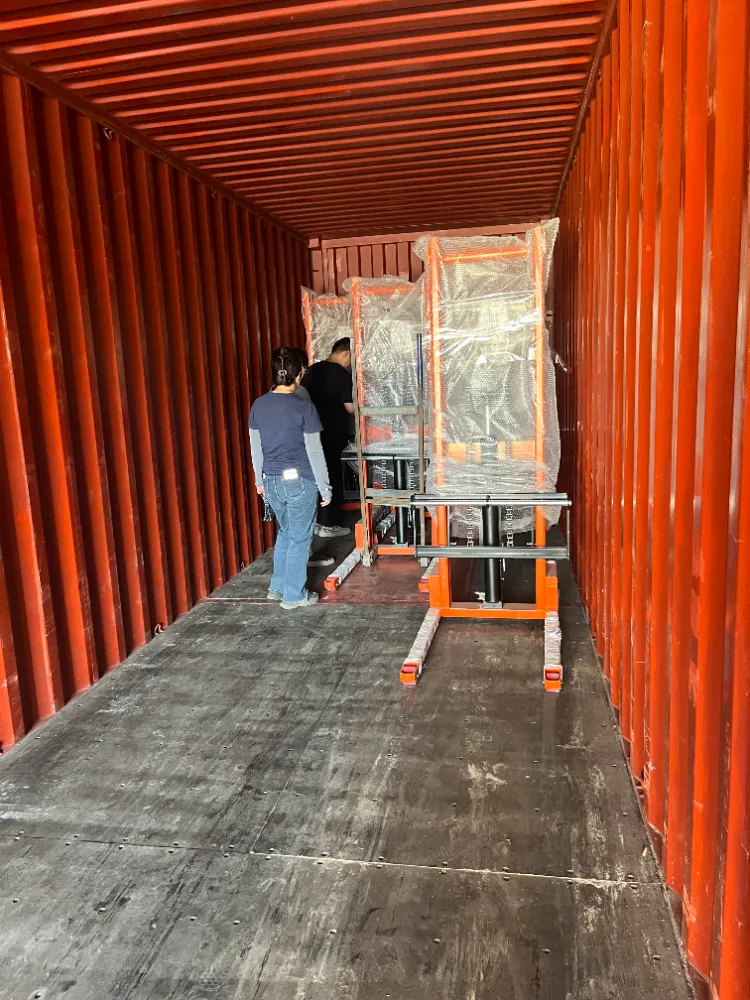 Vollständige Containerladung manueller hydraulischer Stapler nach Südafrika verschifft